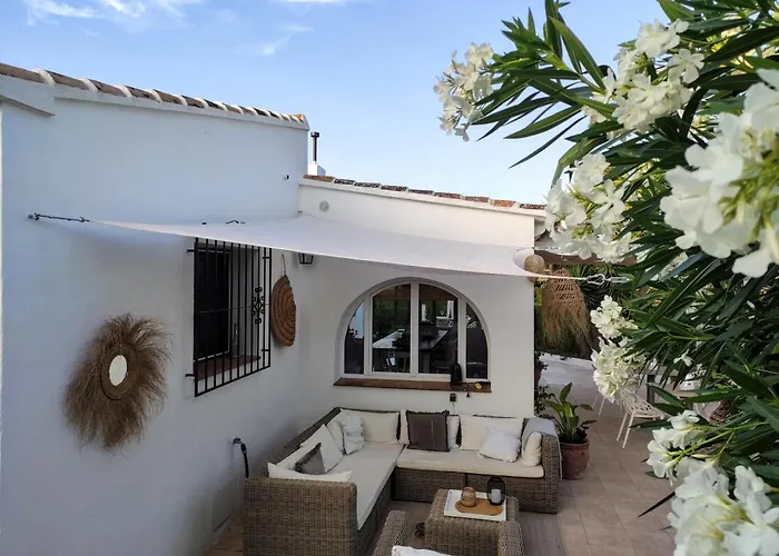 לינה וארוחת בוקר Casa Miralejos Lliber